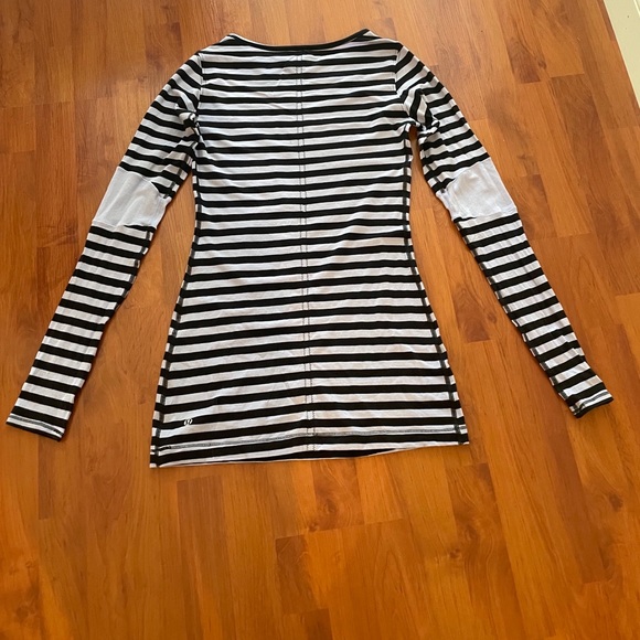 Lululemon long sleeve top. - Picture 2 of 4